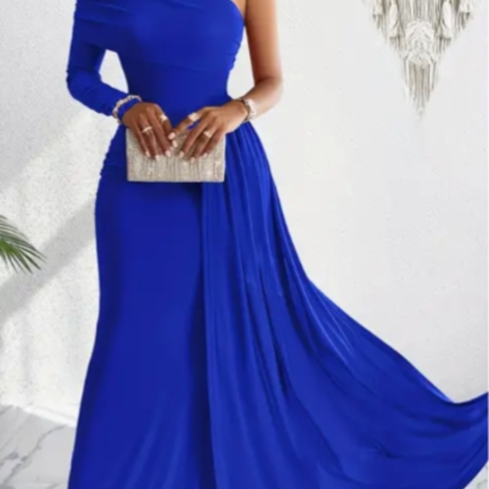 Elegant Blue One-Shoulder Evening Dress